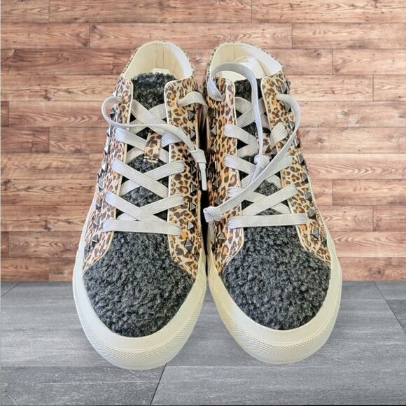 New JESSICA SIMPSON Folliah Studded Sneakers - Picture 2 of 7